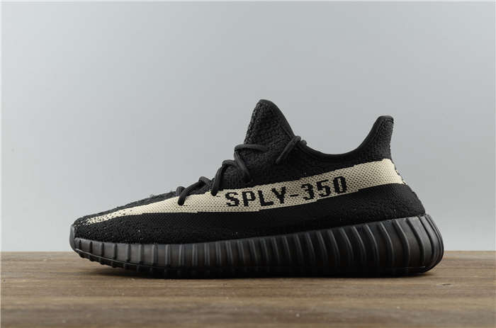 yeezy 350 noir