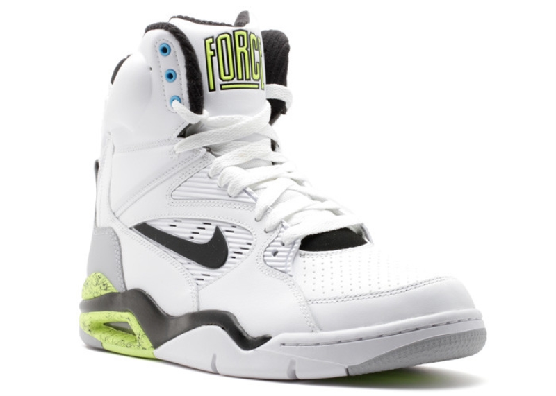 basket nike militaire
